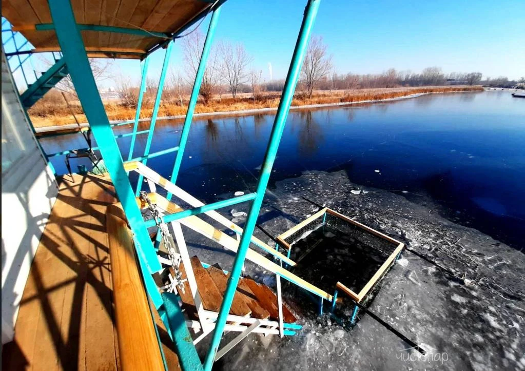 Дом на воде с баней "Аква"